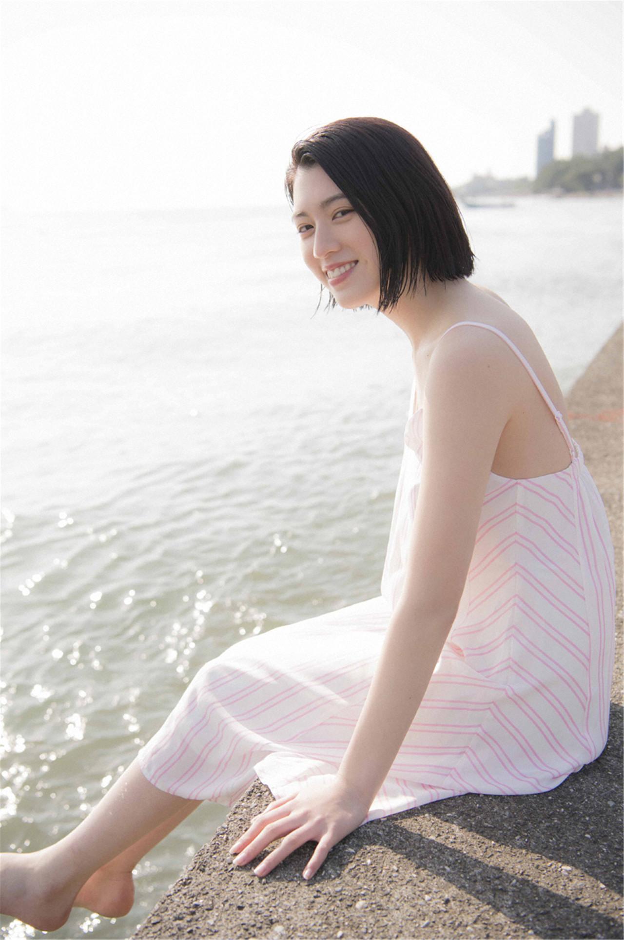 Ayaka Miyoshi 三吉彩花, デジタル写真集 「空をこえて」 Set.02(12)