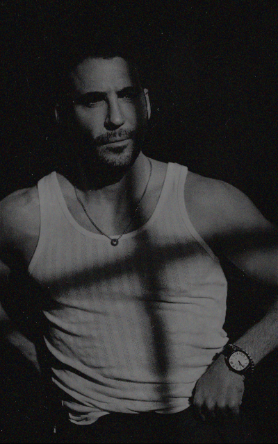 miguel ángel silvestre MFZSK0wm_o