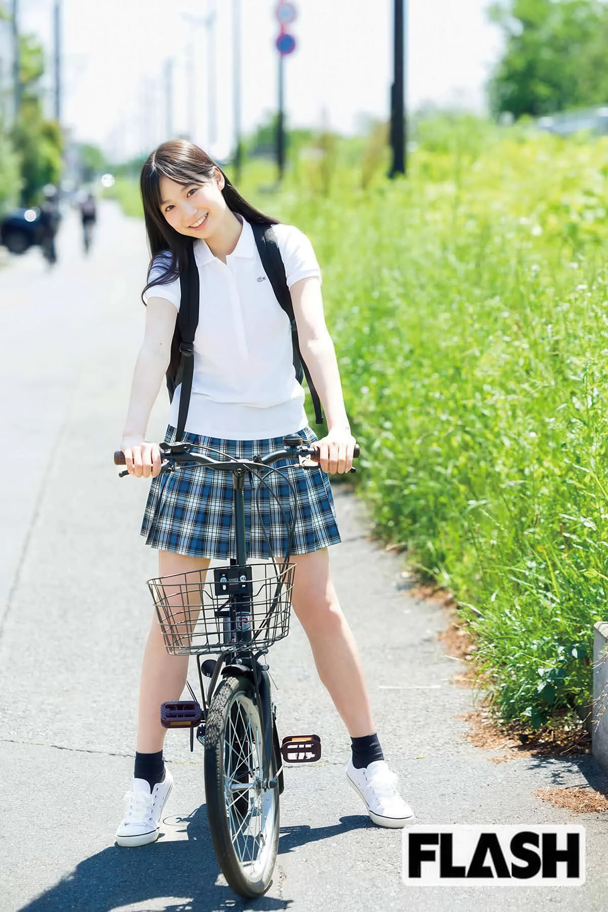 Shiori Momota 百田汐里, FLASH 2025.06.17 (フラッシュ 2025年6月17日号)(9)