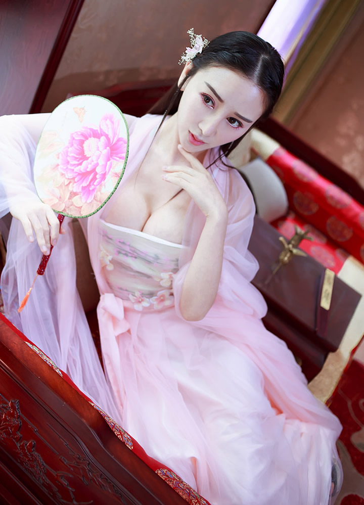 Sexy Queen Zou Jingjing boldly ancient style photo beauty jade muscle is too attractive 16