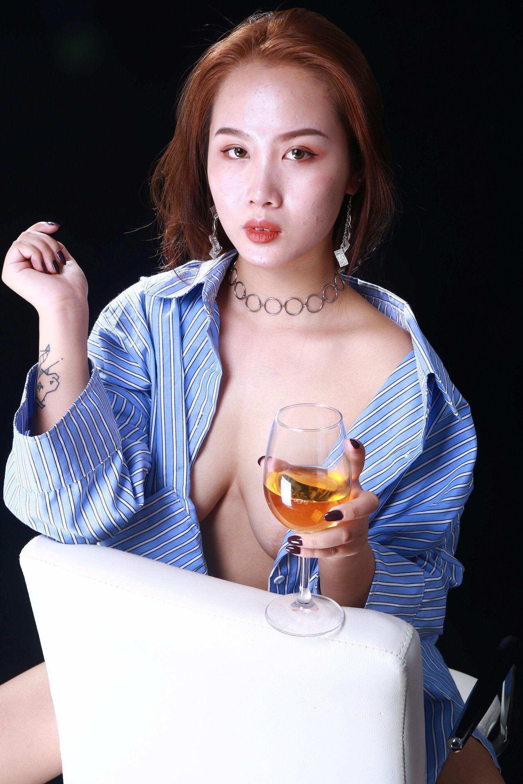 国模人体 国模小九人体私拍套图(82)