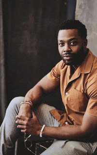 LaRoyce Hawkins LF9BZLc7_o