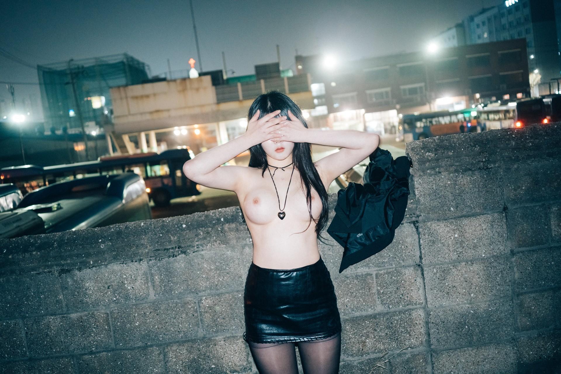 ZIA.Kwon 권지아, [Loozy] XXX At Night Road Set.02(66)