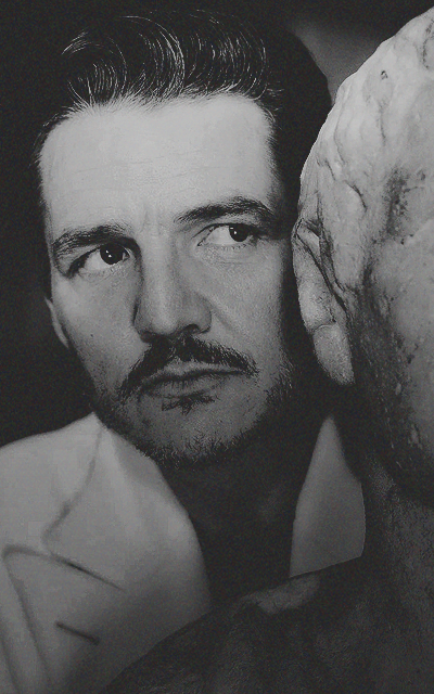 Pedro Pascal DsFFwegg_o