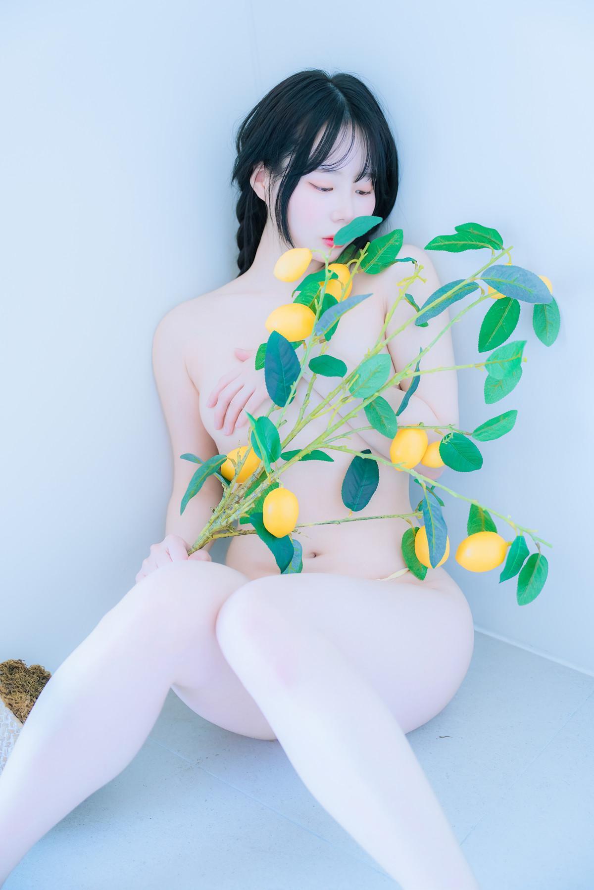 Myua 뮤아, Photobook ‘Lemon’(12)