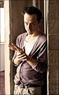 Andrew Scott QoMxpZ7O_o