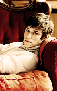 Gaspard Ulliel AfNeCDVa_o