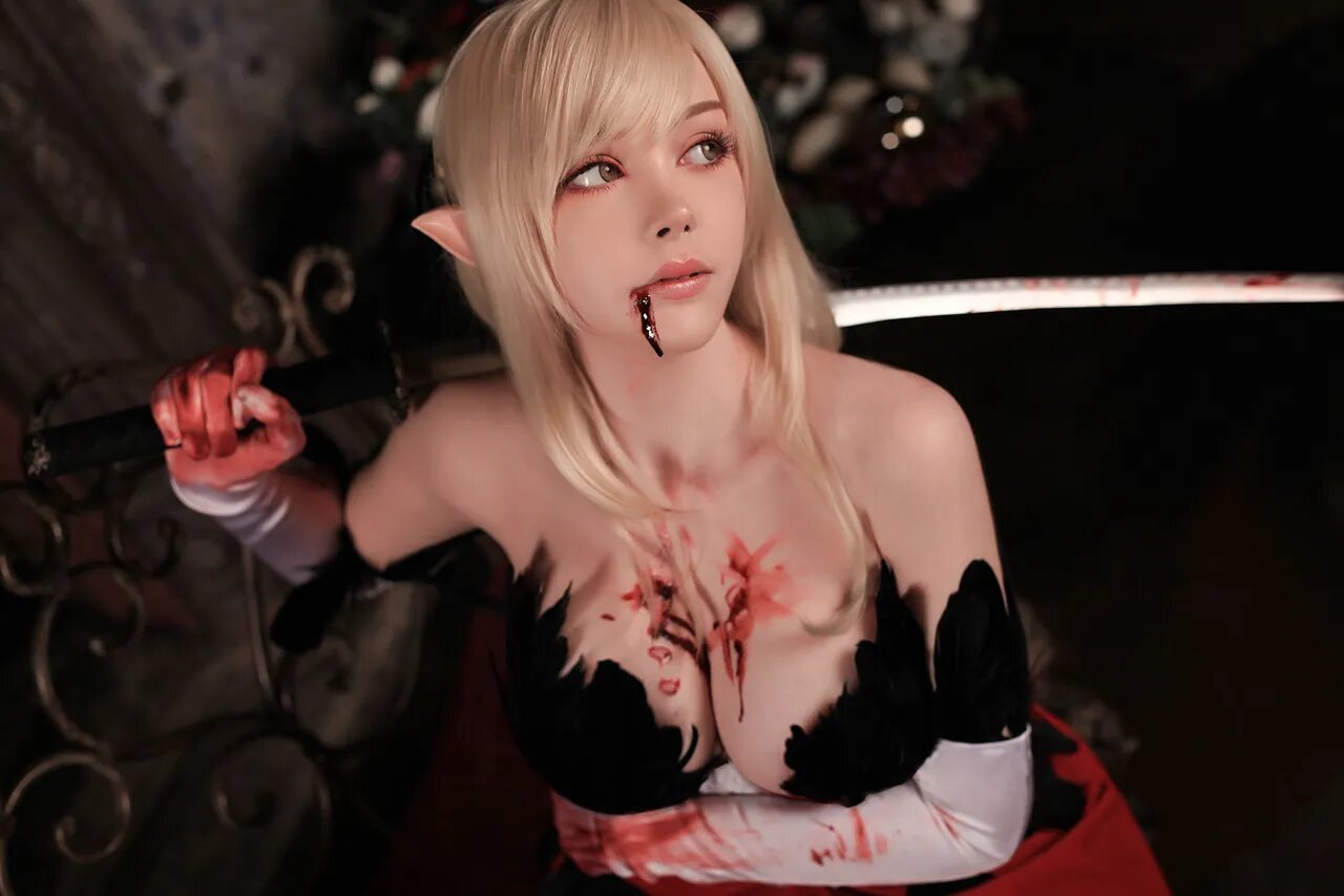Shinobu Oshino (SayaTheFox)
