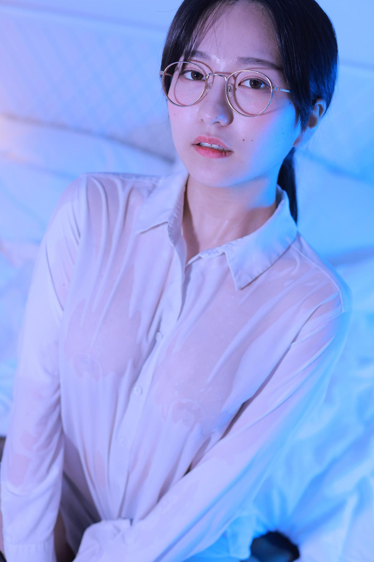 Sehee 세희, Photobook ‘ Glasses Shirt’ Set.01(5)