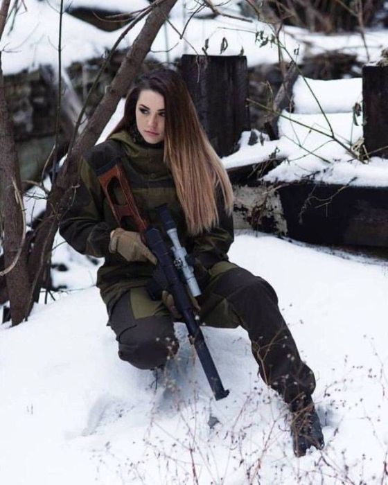 WOMEN WITH WEAPONS...10 WwIf7ED2_o