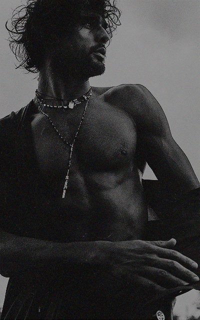 model - Marlon Teixeira LXeTwYYm_o