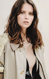 Felicity Jones UbQGwRXF_o