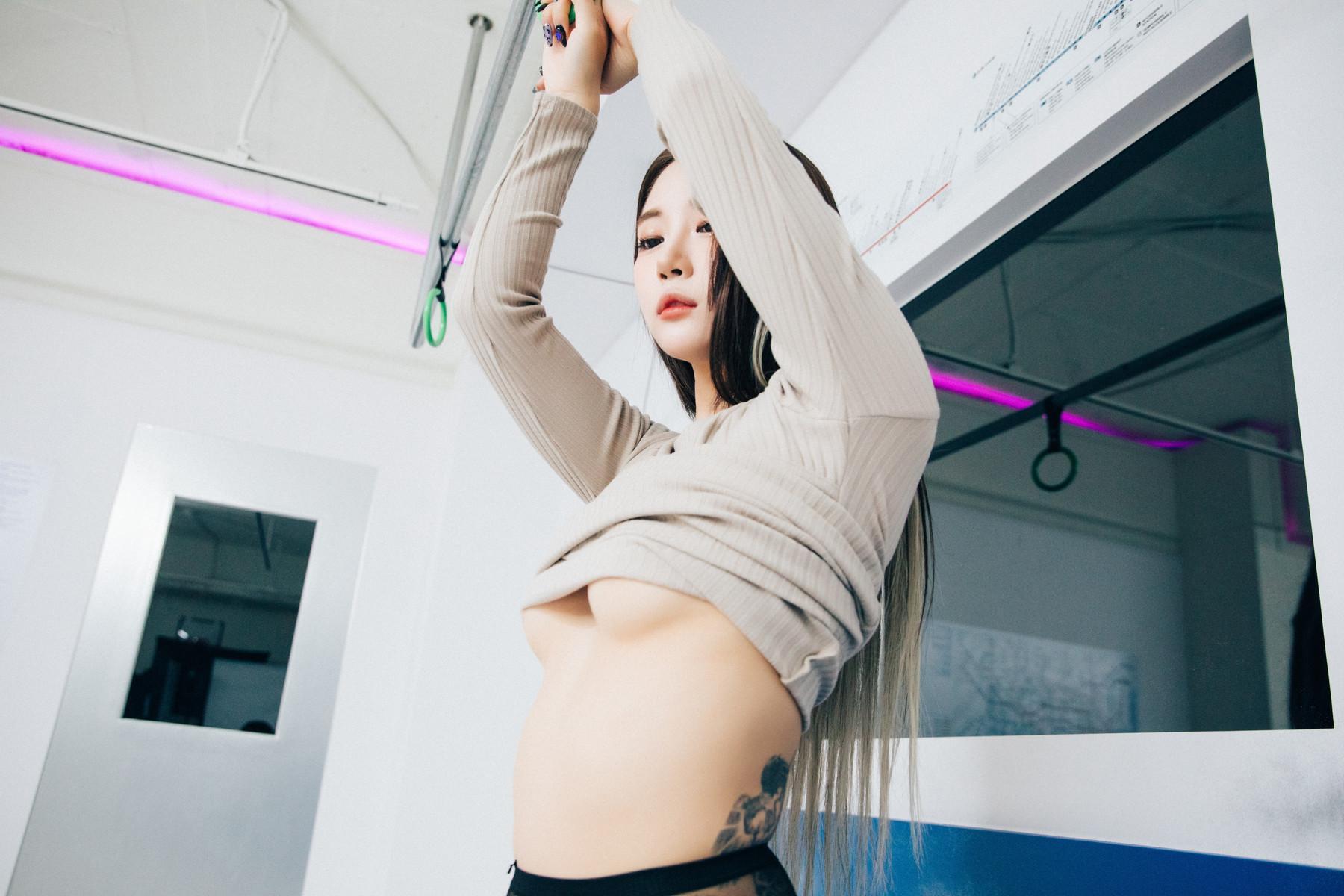 Jeong Bomi 정보미, [Loozy] Bondage Subway Set.02(12)