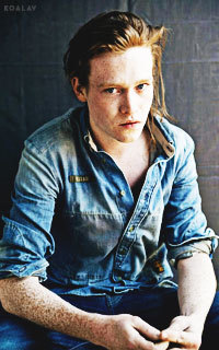 Caleb Landry Jones Avatars 200*320