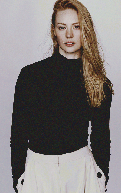 Deborah Ann Woll CvV0G2Ww_o