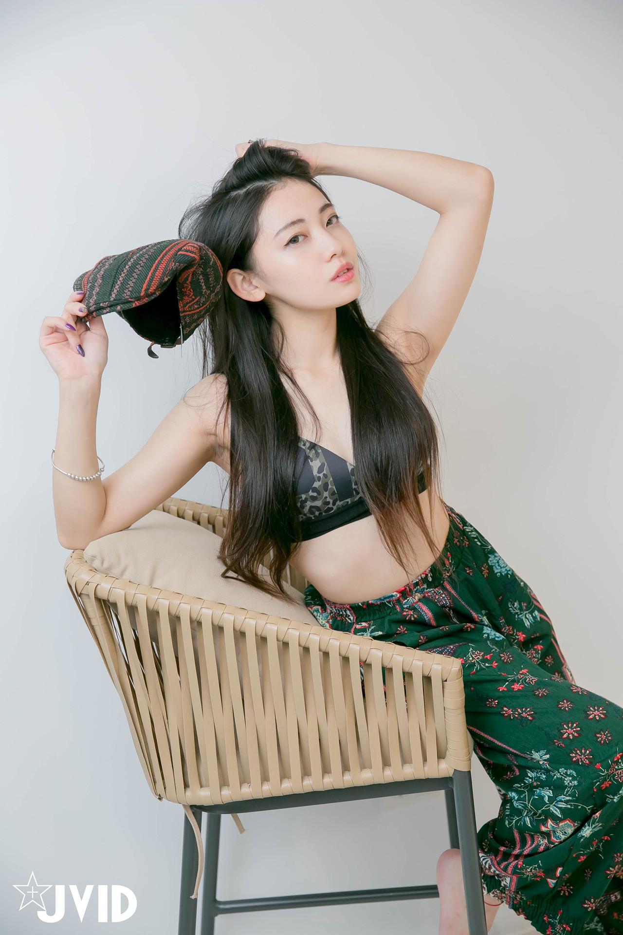 JVID 夏暮光 – 私底下穿著就讓人喜歡的性格美女 Set.01(10)
