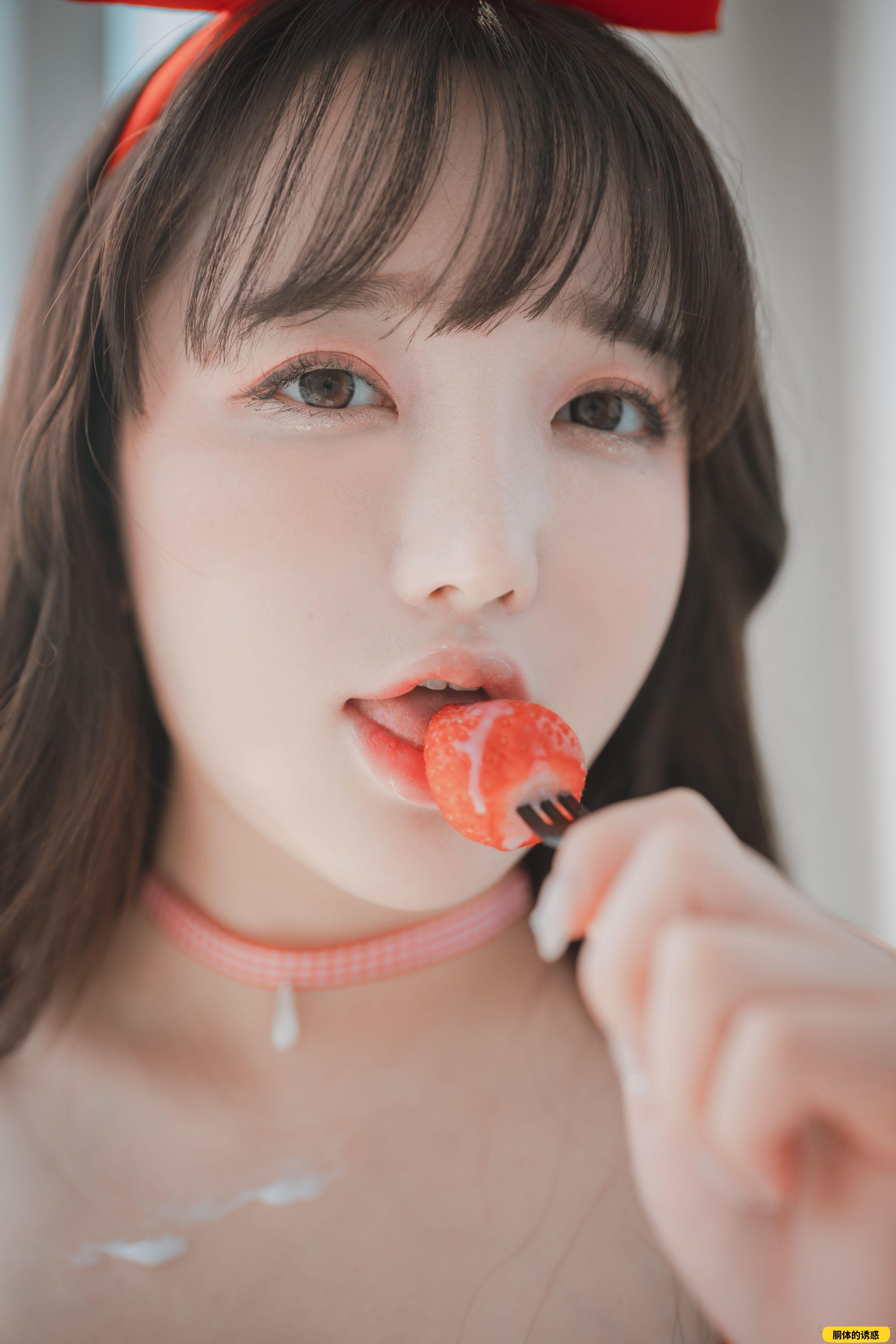 孙乐乐 Strawbeery Girl