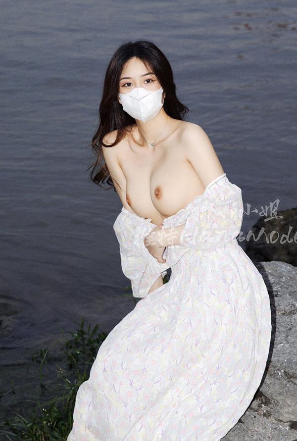 体态修长秀美的娜娜小姐户外私拍唯美合集2(12)