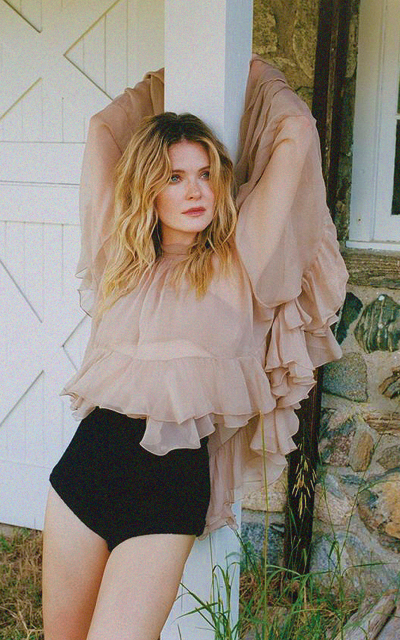 Meghann Fahy EXWkAmCy_o