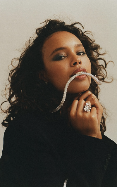 Alisha Boe YubUV19Y_o