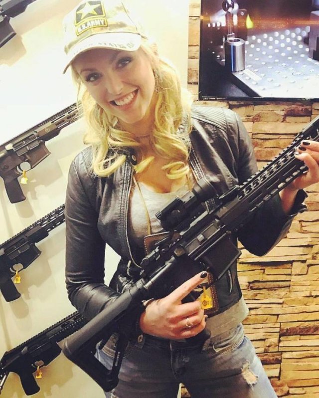 WOMEN WITH WEAPONS 2 Sq6uTlIg_o