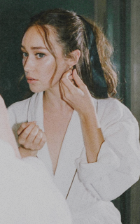 Alycia Debnam Carey - Page 2 MHWA7qM5_o