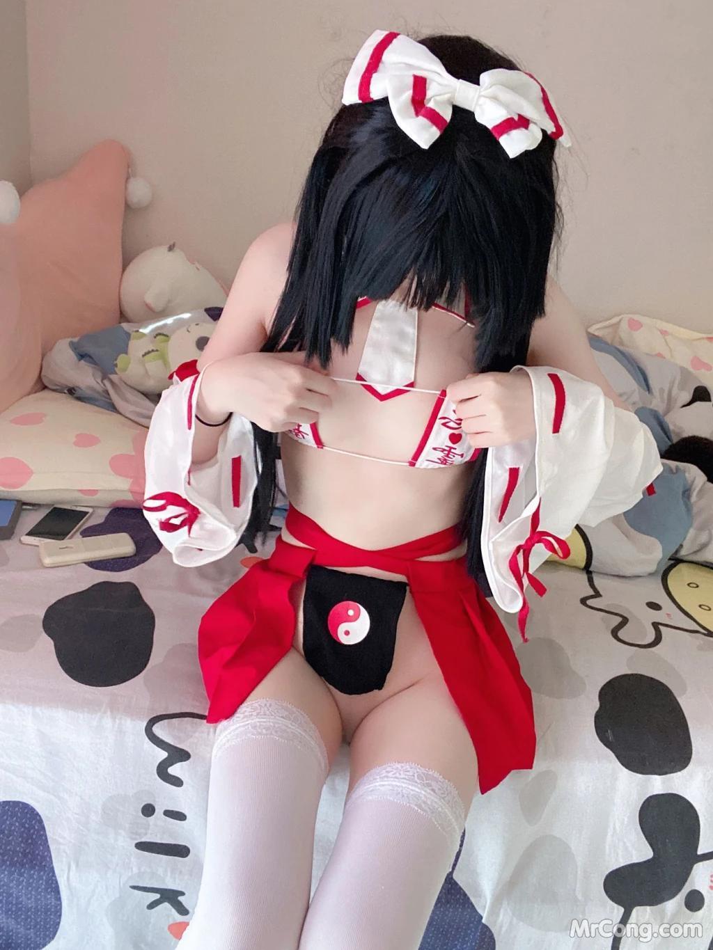 Coser@习呆呆: 眼帯ブラ巫女緊縛 (55 photos )(19)
