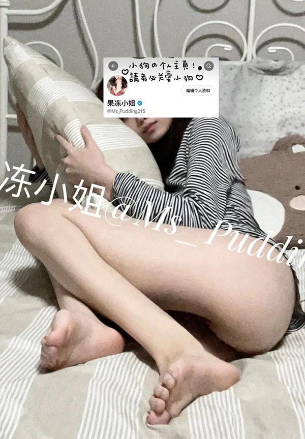 推特美女果冻小姐的居家自拍人体秀2(14)