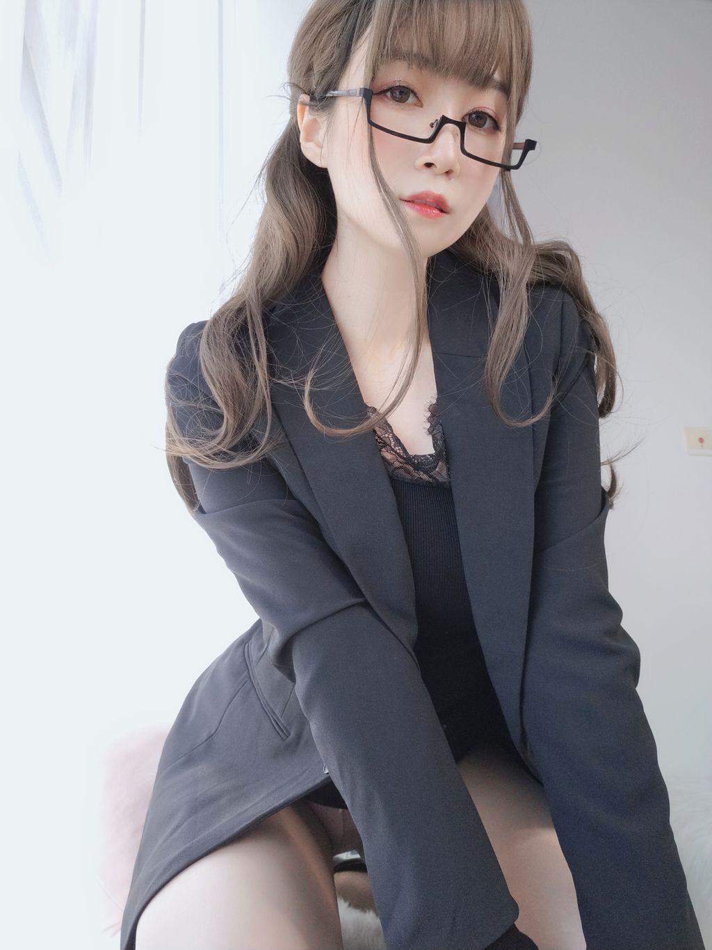 Coser @ 白银 81: 黑 西服 (136 photos)(22)