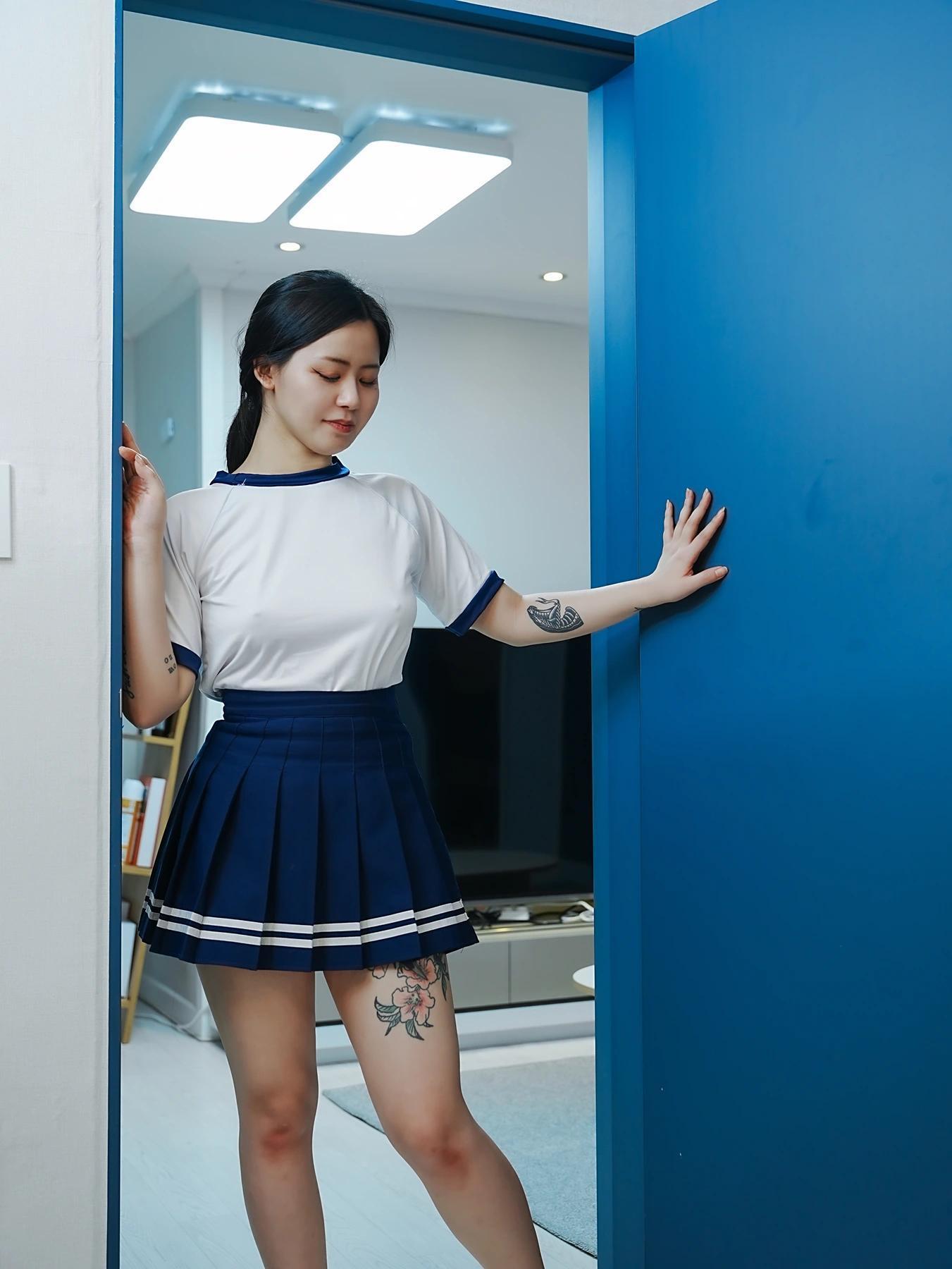 Choi Ri 최리, Photobook Vol.01 「Bloomers」 Set.01(7)