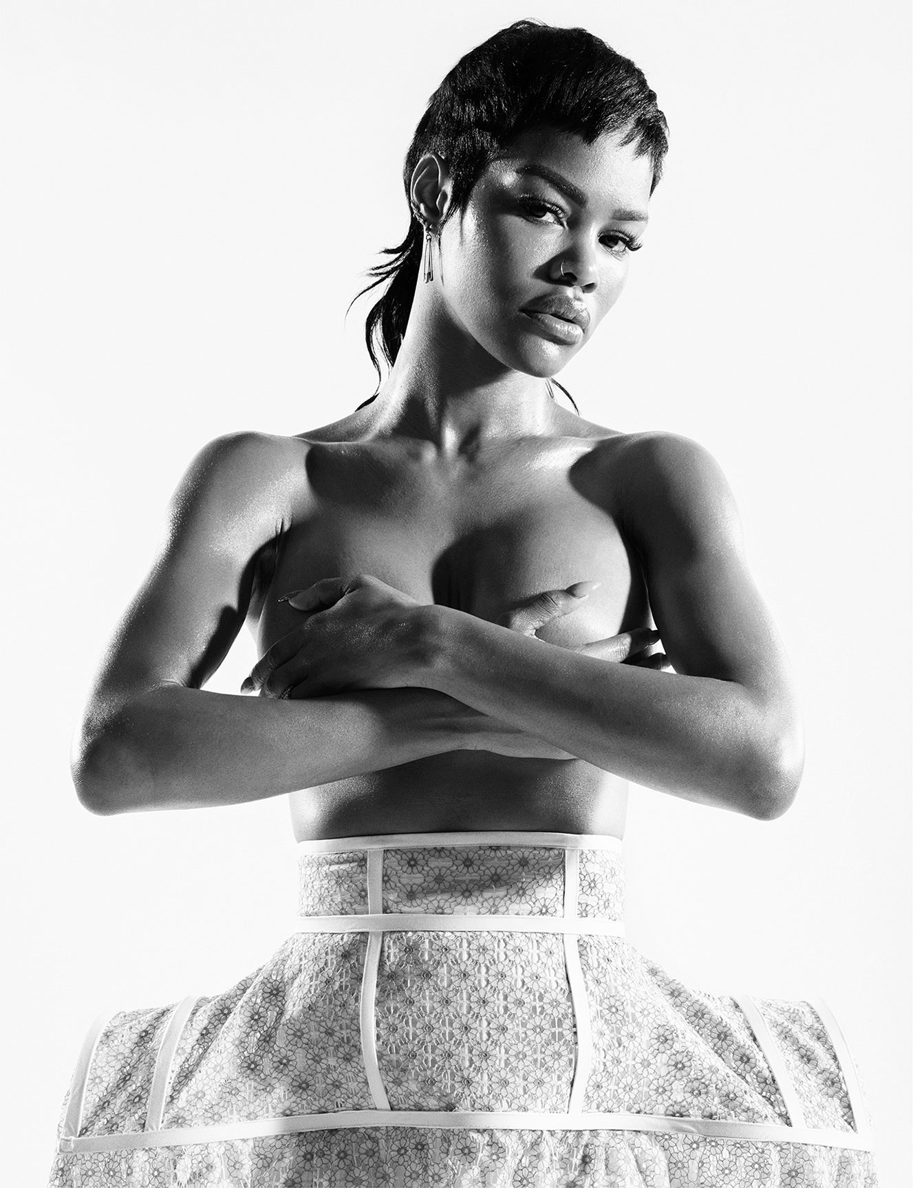 Teyana Taylor by Mario Sorrenti / i-D Magazine summer 2020 Тейяна Тейлор в хаос-выпуске журнала i-D, лето 2020 / фото 03
