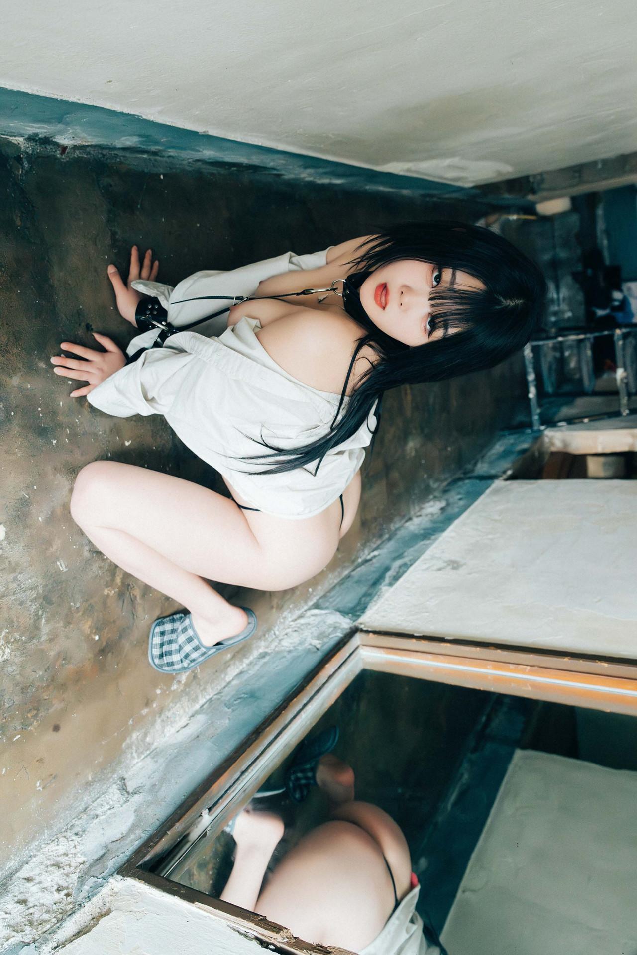 ZIA.Kwon 권지아, Loozy ‘Tight and Closer’ Set.02(17)
