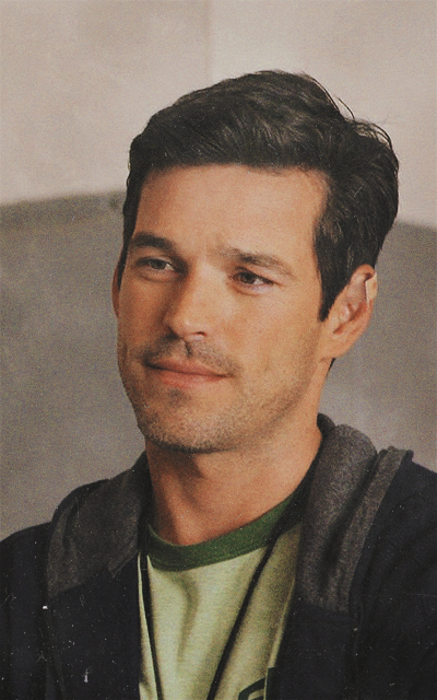 Eddie Cibrian  UpgSZ341_o