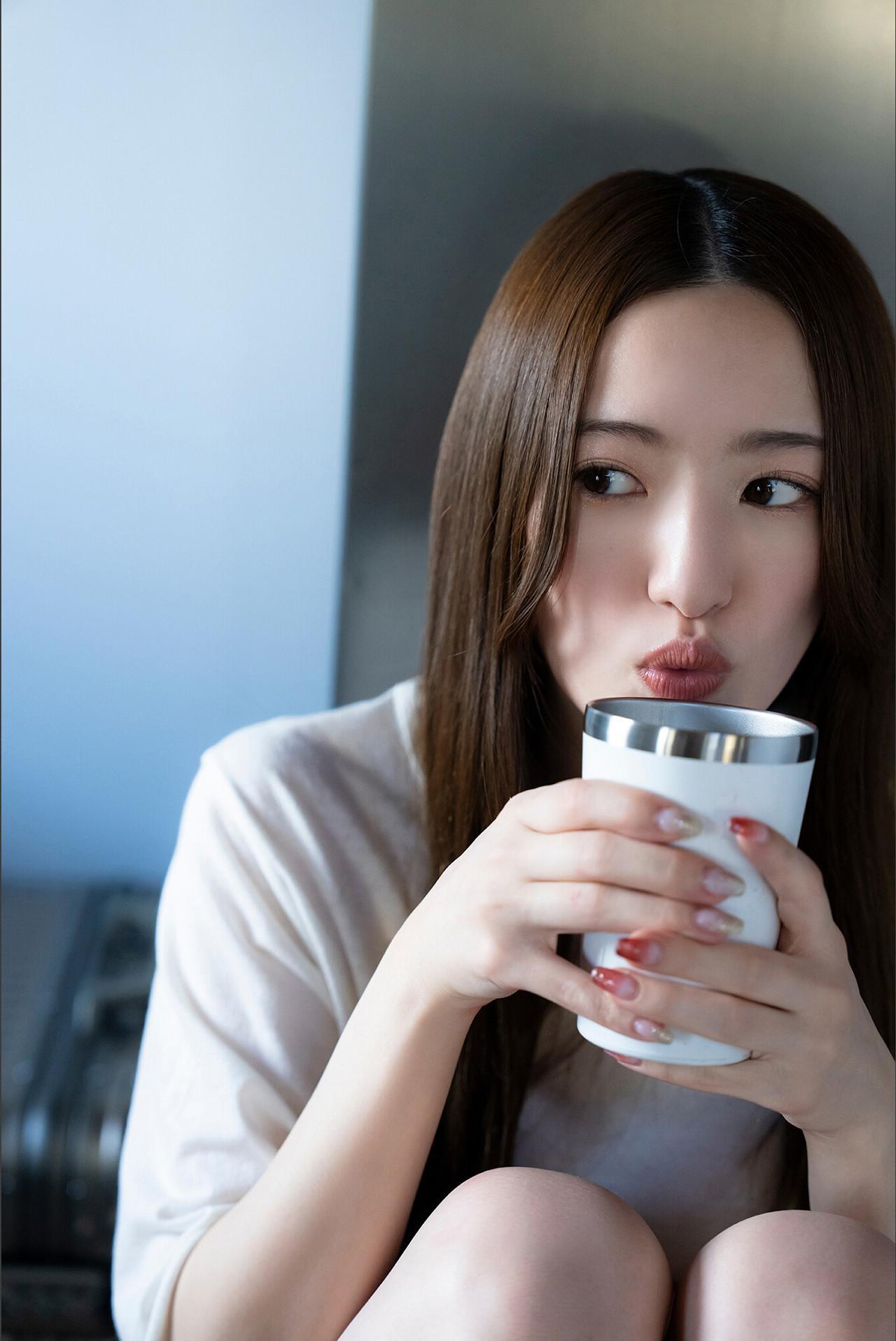 Kana Nakada 中田花奈, ヤンマガデジタル写真集 「もっとずっと、かなりん」 Set.01(5)