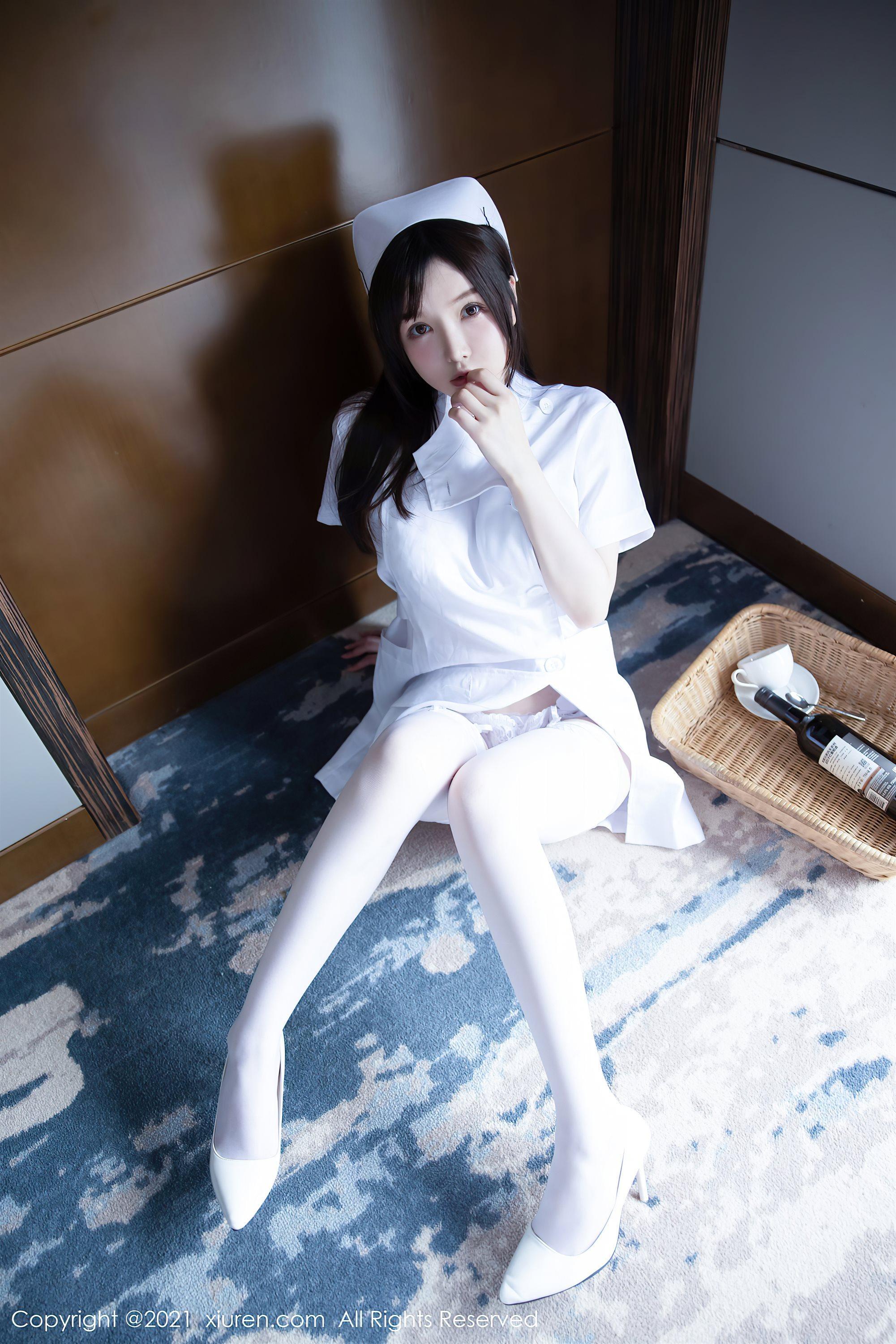[XiuRen秀人网]No.3114 女神糯美子Mini洁白护士制服主题私房蕾丝内衣秀豪乳翘臀诱惑写真(27)