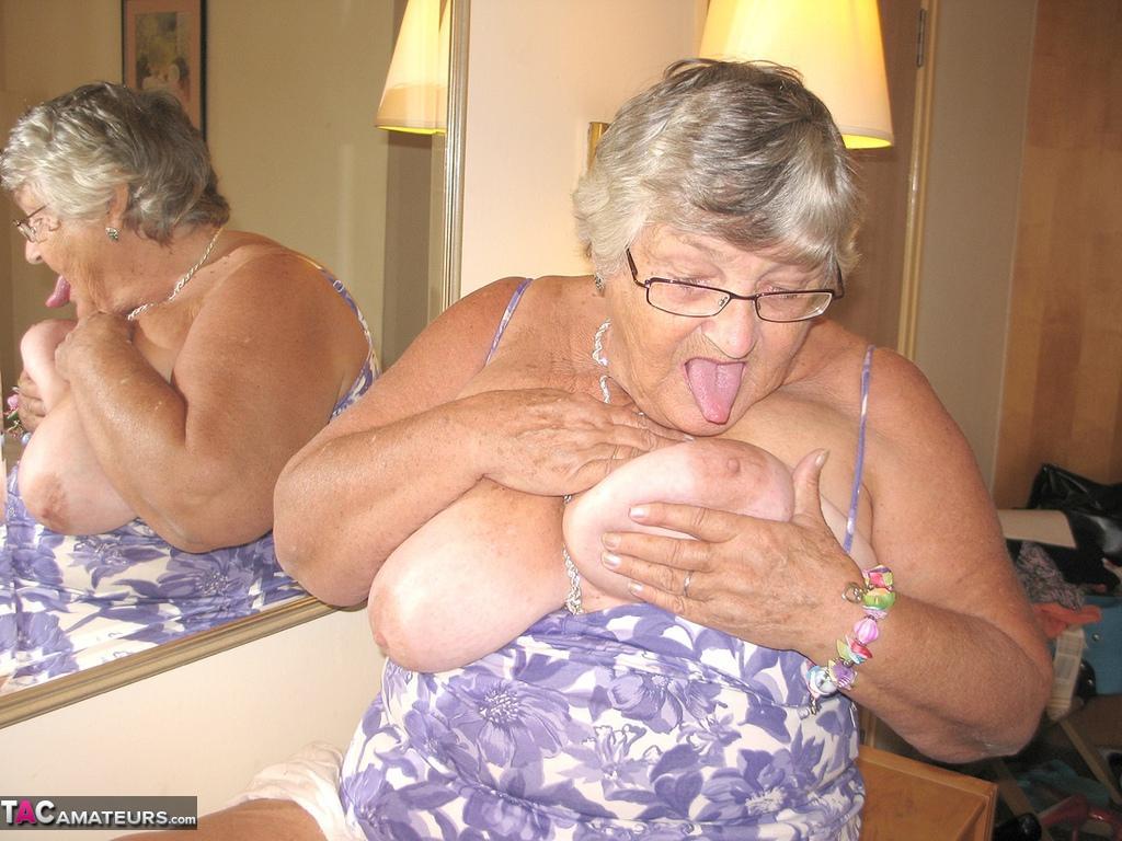 Fat British nan Grandma Libby completely disrobes while in a hotel room(5)