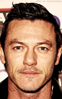 Luke Evans Y62OwdY2_o