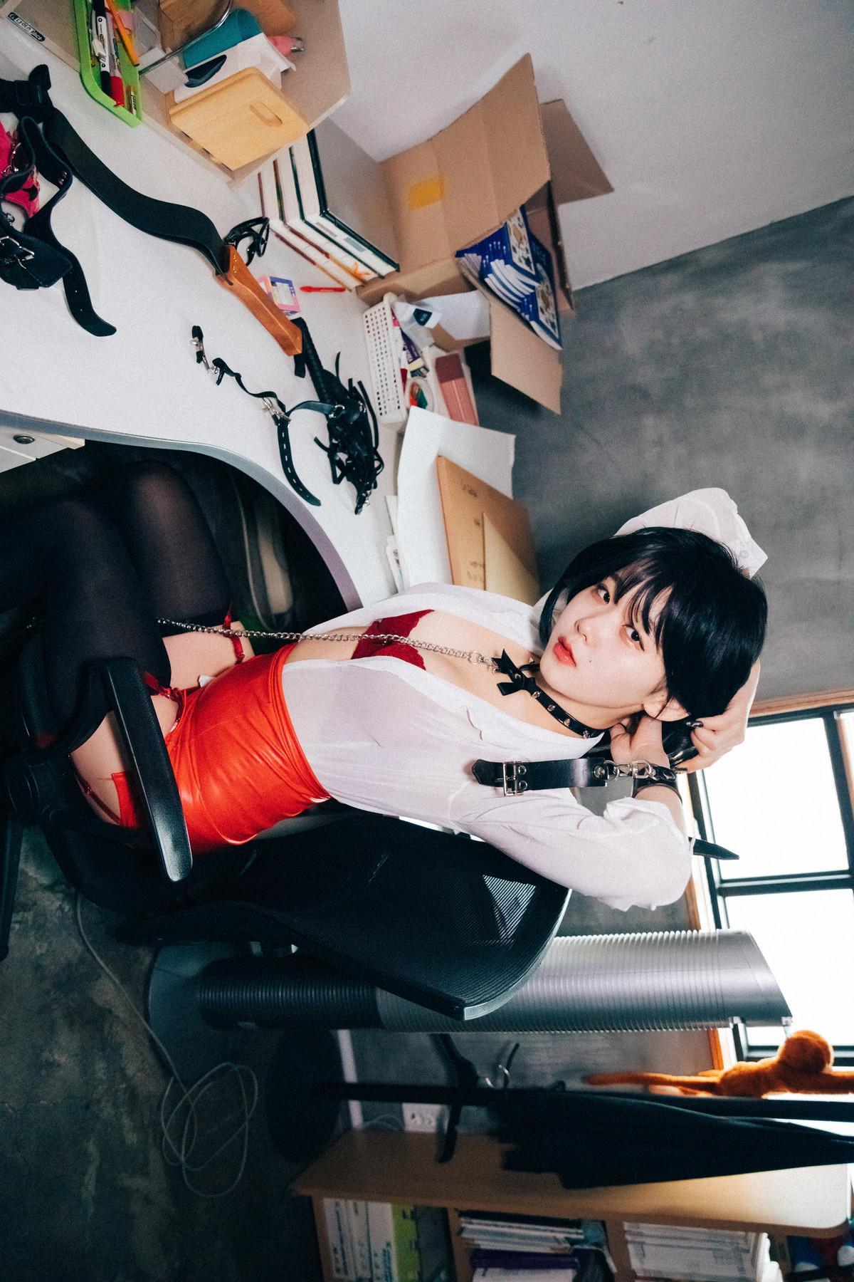 ZIA.Kwon 권지아, Loozy ‘Office Slave’ Set.01(22)