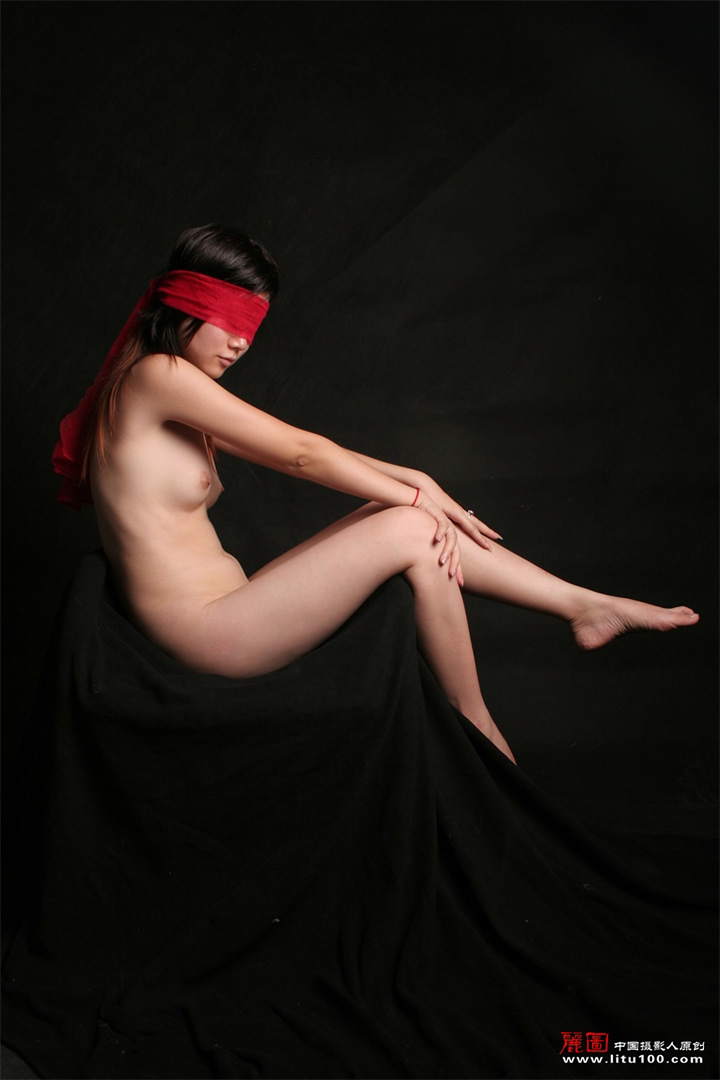 Litu beauty nude model Jiayi · color shot film blindfold beauty full nude body art photo 7