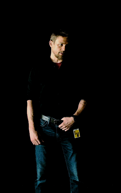 Charlie Hunnam - Page 2 TXcVbVma_o