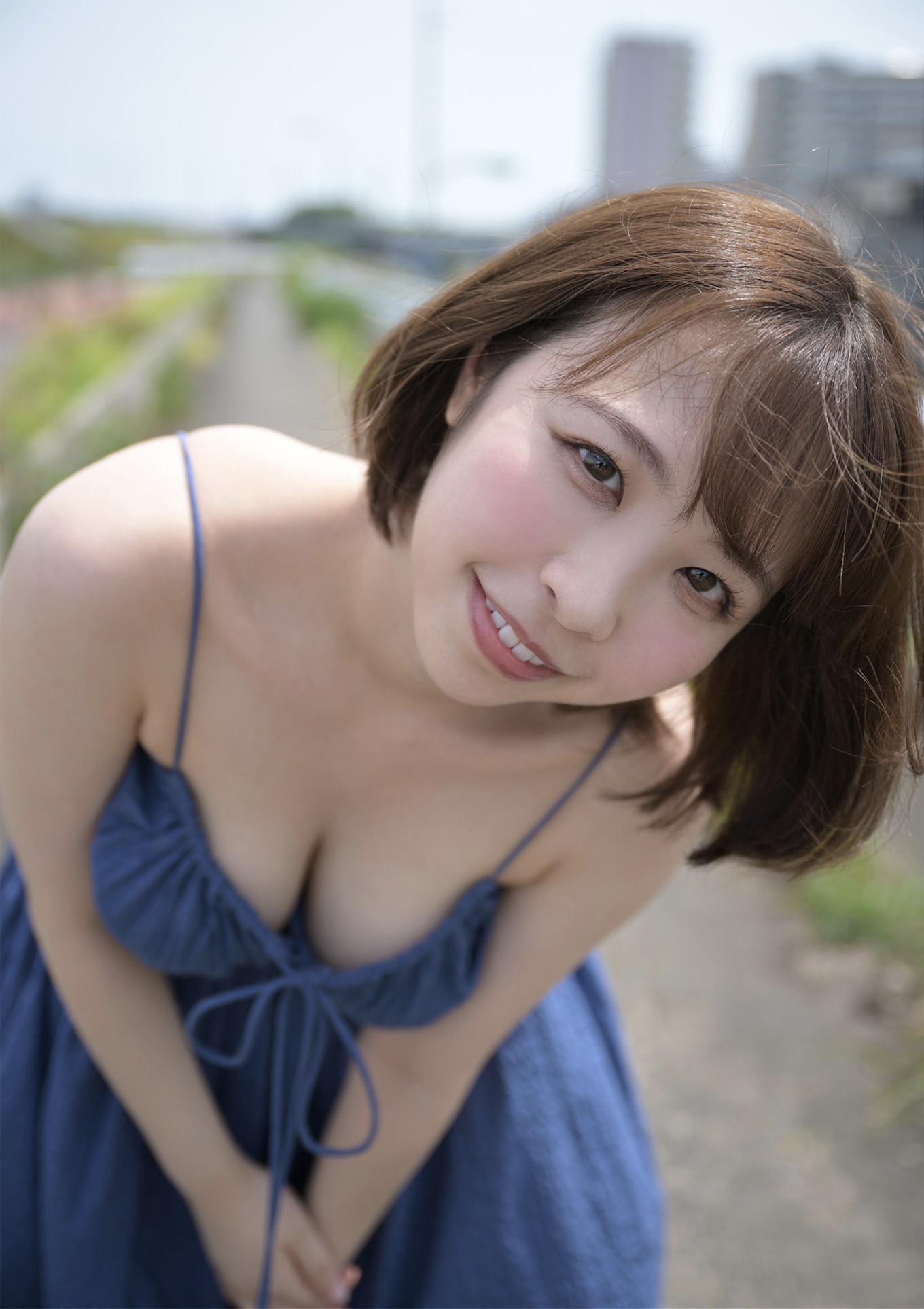 Riho Shishido 宍戸里帆, 週刊現代デジタル写真集 「現役女子大生のマシュマロ巨乳」 Set.03(11)