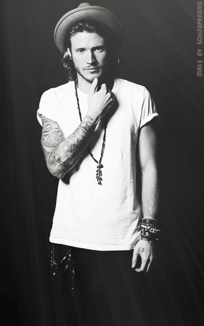 Dougie Poynter OjDRnnsA_o