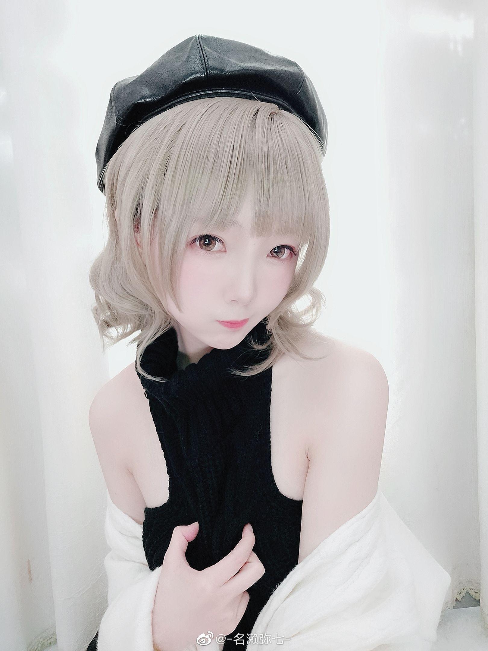 [Cosplay] 动漫博主名濑弥七 – 毛衣(6)