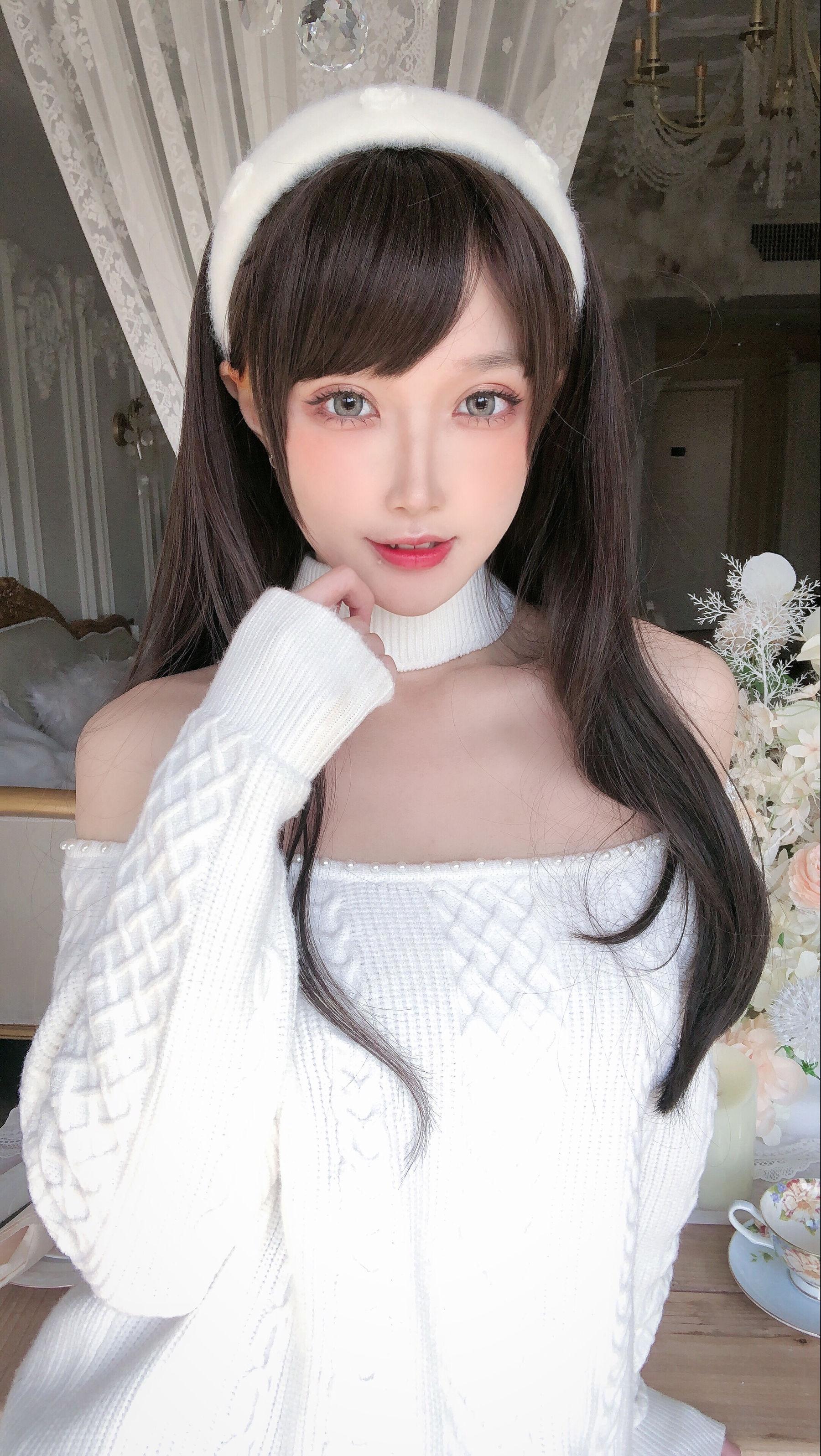 [网红COSER] 动漫博主阿包也是兔娘 – 纯欲女友(2)