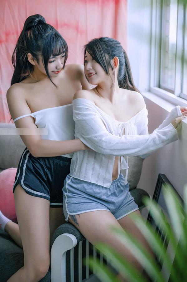 甜美小美女肉包+紫欣闺密的情欲世界(18)