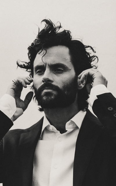 Penn Badgley Eqy2qClK_o