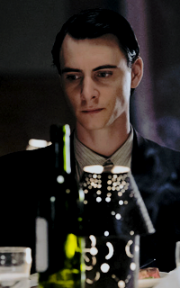 Harry Lloyd  At9oQF3c_o