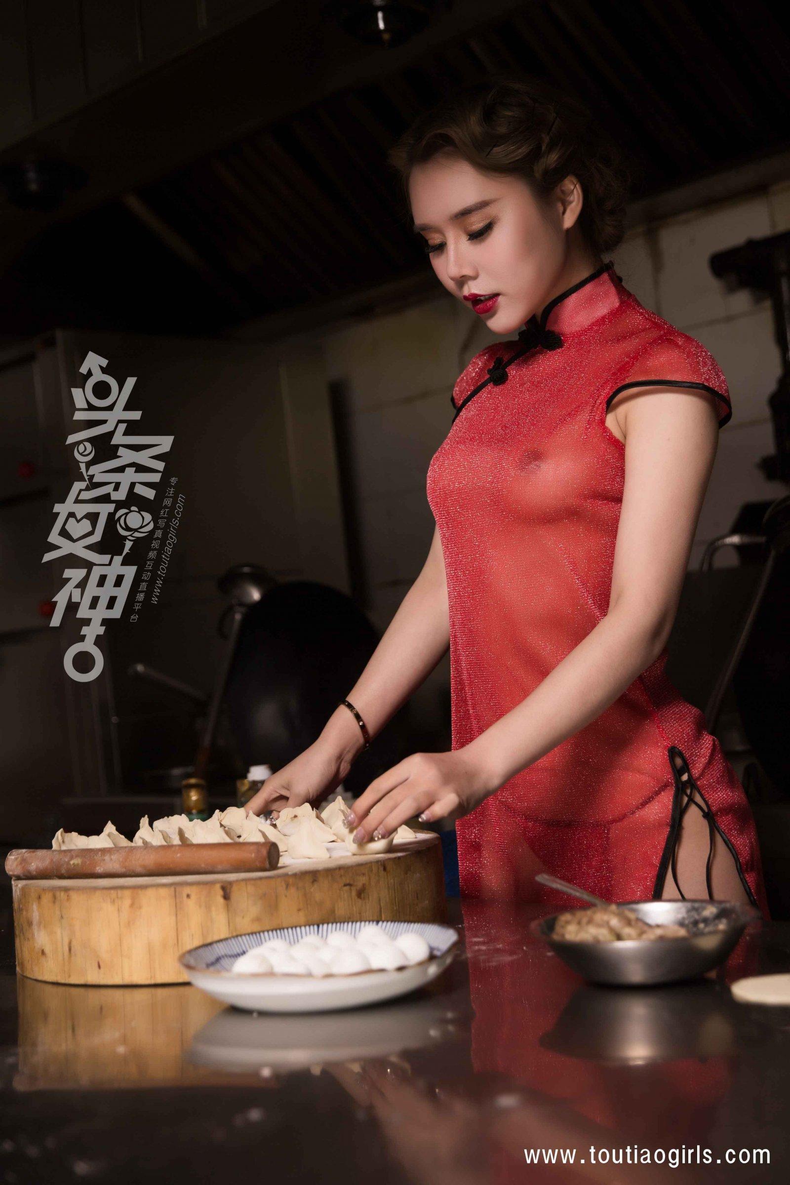 头条女神 Vol. 552 爱丽莎《春节包饺子吃元宵》(15)