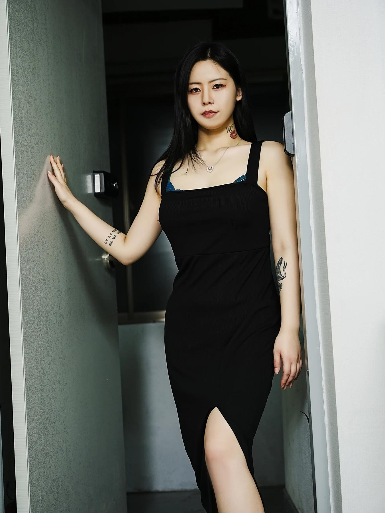 Choi Ri 최리, Photobook Vol.02 「Missy Look」 Set.01(4)