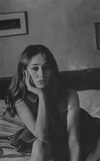 alycia debnam carey - Alycia Debnam-Carey - Page 33 OUR32dRT_o